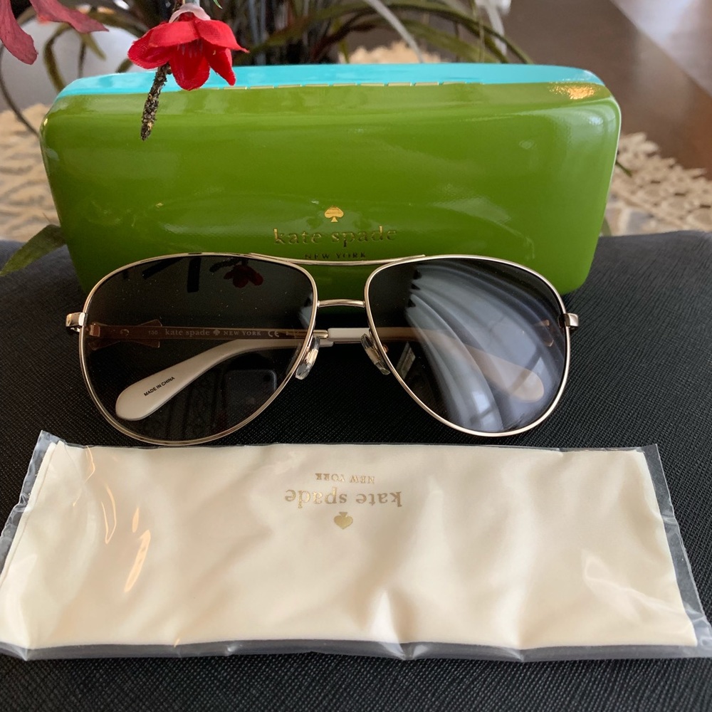 New kate spade sunglasses ♥️ - Picture 2 of 6